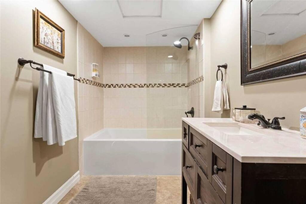 Perfection Near The River - 4 Bedroom Complimentary Breakfast Delivered Daily To The Niagara Falls