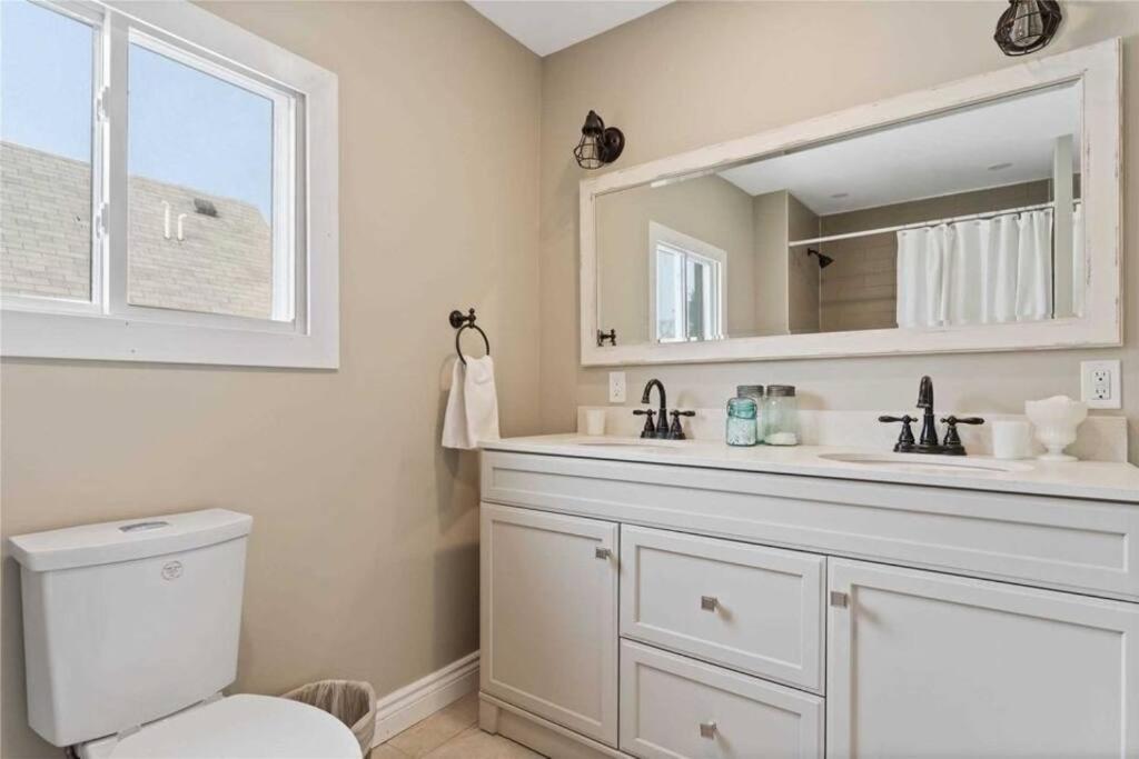 Holiday home Perfection Near The River - 4 Bedroom Complimentary Breakfast Delivered Daily To The