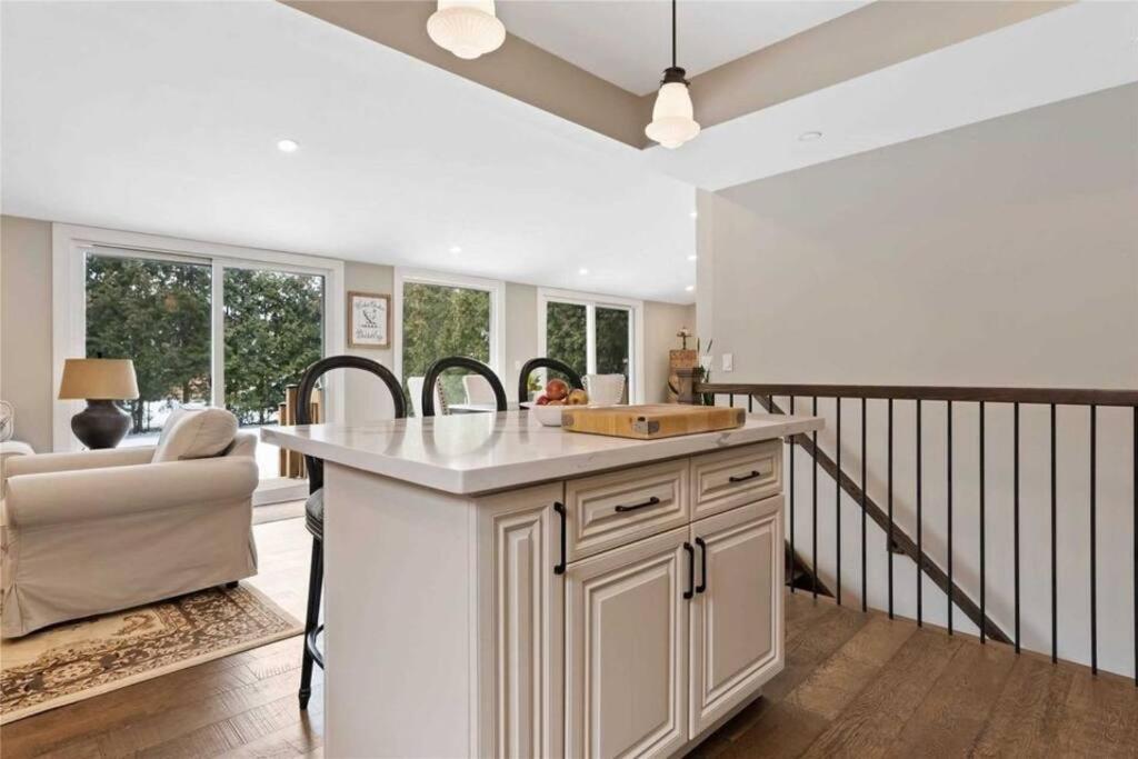 Perfection Near The River - 4 Bedroom Complimentary Breakfast Delivered Daily To The Holiday home