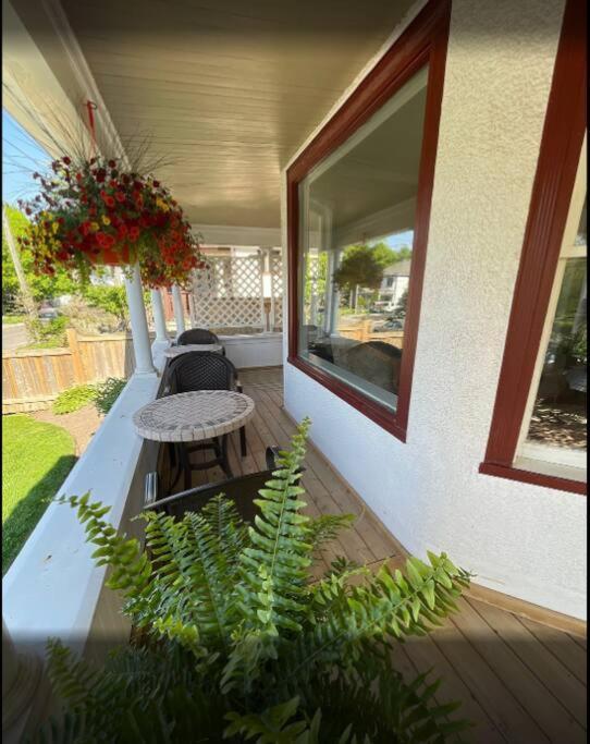 Holiday home Perfection Near The River - 4 Bedroom Complimentary Breakfast Delivered Daily To The *