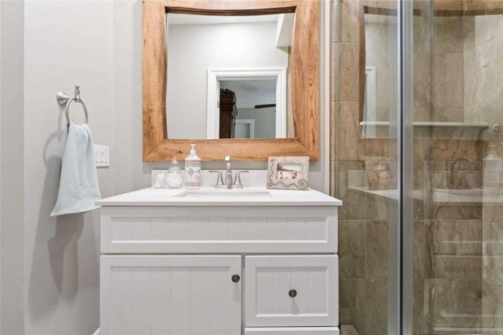 Perfection Near The River - 4 Bedroom Complimentary Breakfast Delivered Daily To The Holiday home Niagara Falls