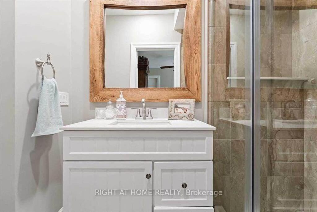 Holiday home Perfection Near The River - 4 Bedroom Complimentary Breakfast Delivered Daily To The Niagara Falls