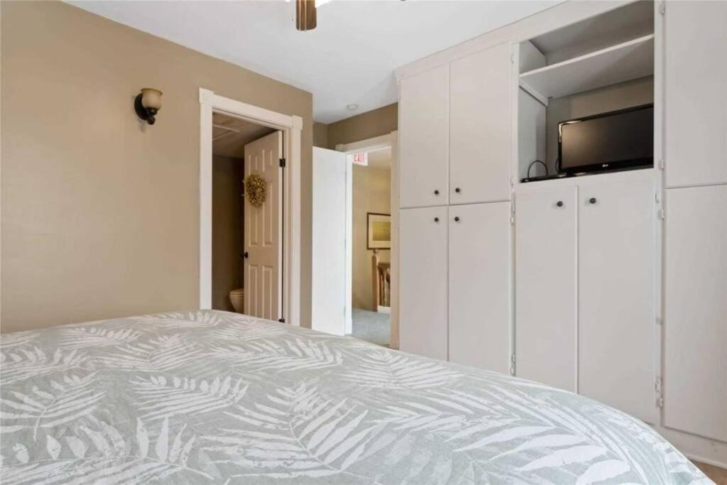 Perfection Near The River - 4 Bedroom Complimentary Breakfast Delivered Daily To The * Niagara Falls