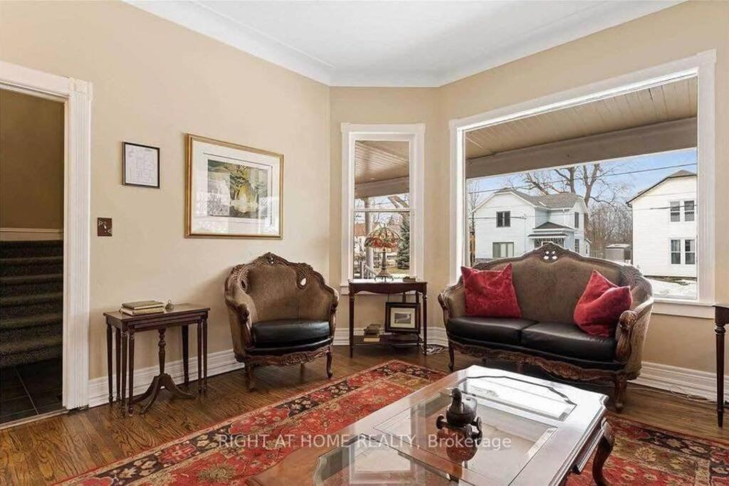 Perfection Near The River - 4 Bedroom Complimentary Breakfast Delivered Daily To The Niagara Falls