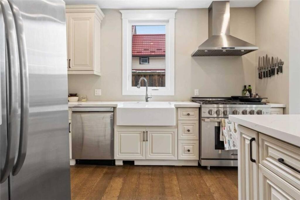 Perfection Near The River - 4 Bedroom Complimentary Breakfast Delivered Daily To The *